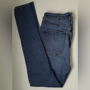 Abercrombie & Fitch Medium Wash Curve Love Super Skinny Short Jeans Size 26/2S